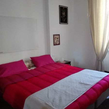 Isola Bi Bed & Breakfast Milan Bagian luar foto