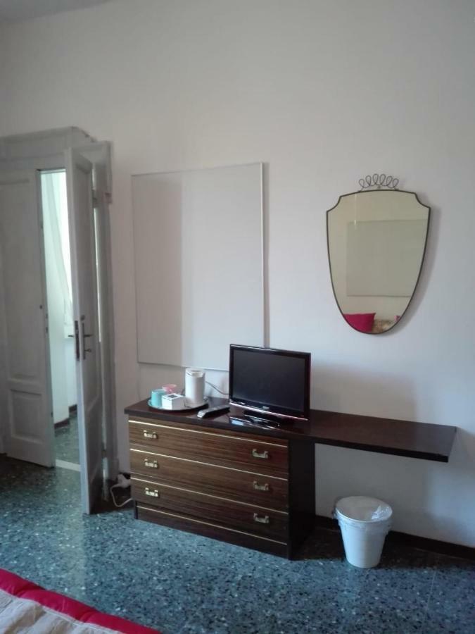 Isola Bi Bed & Breakfast Milan Bagian luar foto