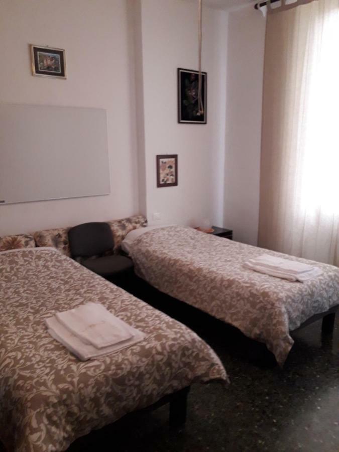 Isola Bi Bed & Breakfast Milan Bagian luar foto